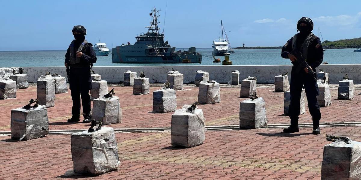 Un mexicano y un venezolano, entre los 22 detenidos con 2,9 toneladas de cocaína en Galápagos
