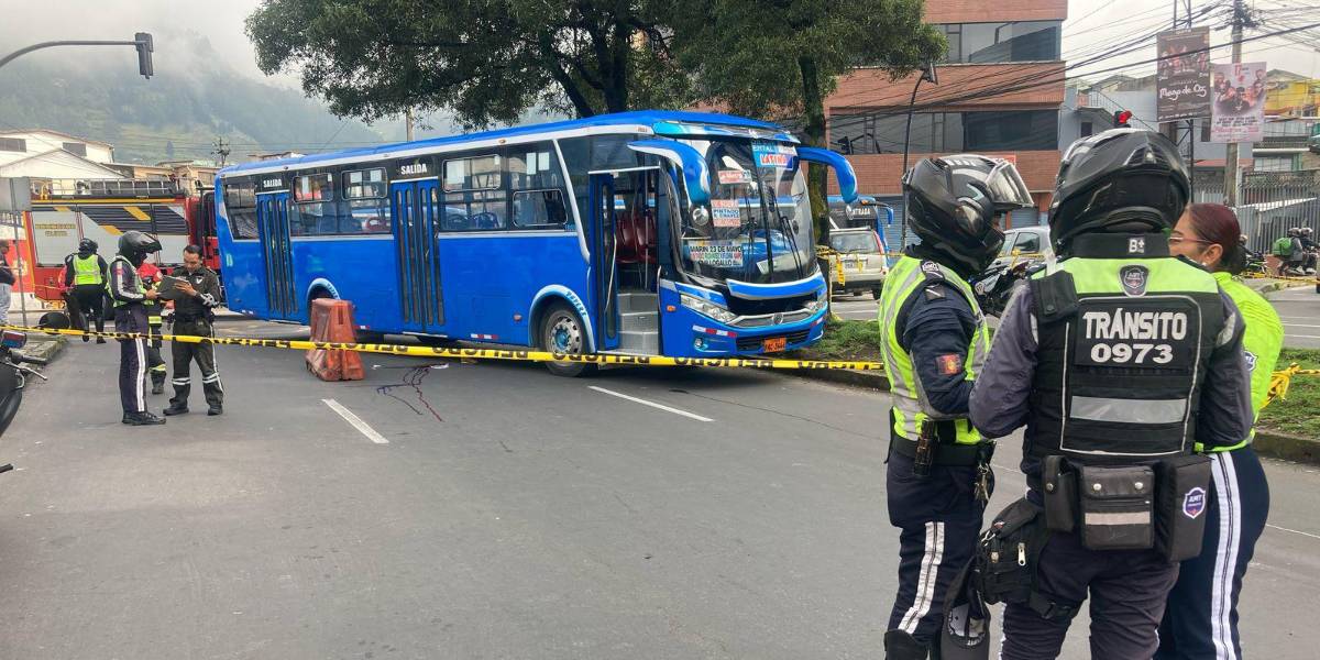 Un adulto mayor fue atropellado por un bus en La Villaflora, sur de Quito