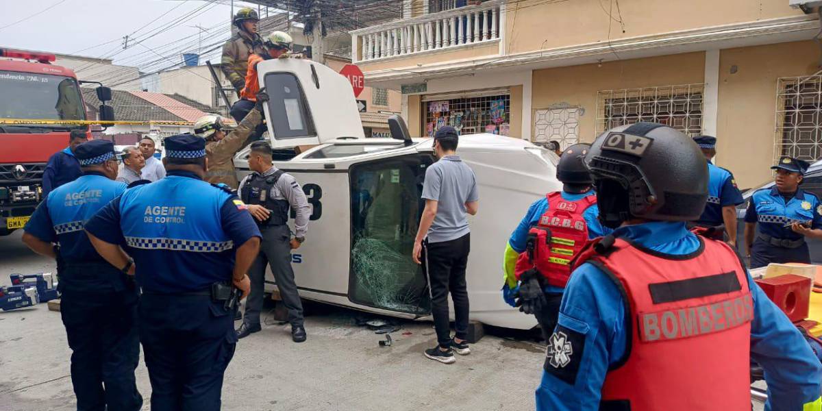 Un agente municipal muere en un siniestro de tránsito en Guayacanes, norte de Guayaquil