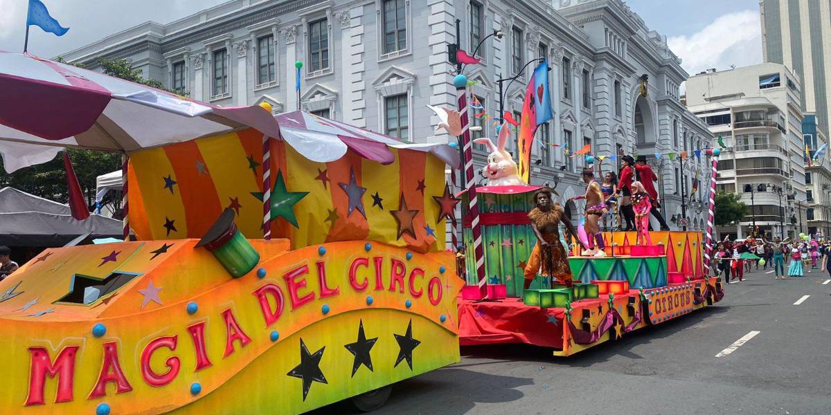 Luego de dos años, el desfile del Carnaval se reactivó en Guayaquil