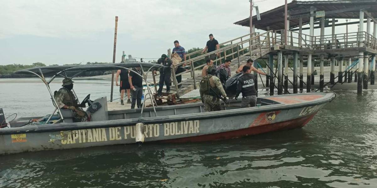 El cadáver de una policía de 21 años fue hallado bajo la arena de una playa de El Oro