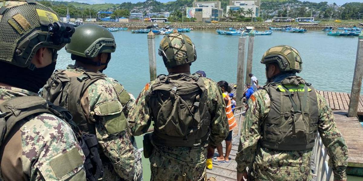 Masacre en Esmeraldas: más de 200 militares de unidades élite de las Fuerzas Armadas apoyarán en las investigaciones