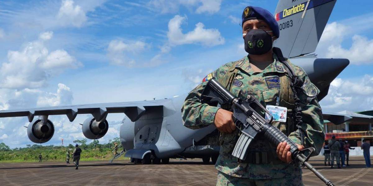 Proceso para postular a la Fuerza Aérea Ecuatoriana, para oficiales especialistas