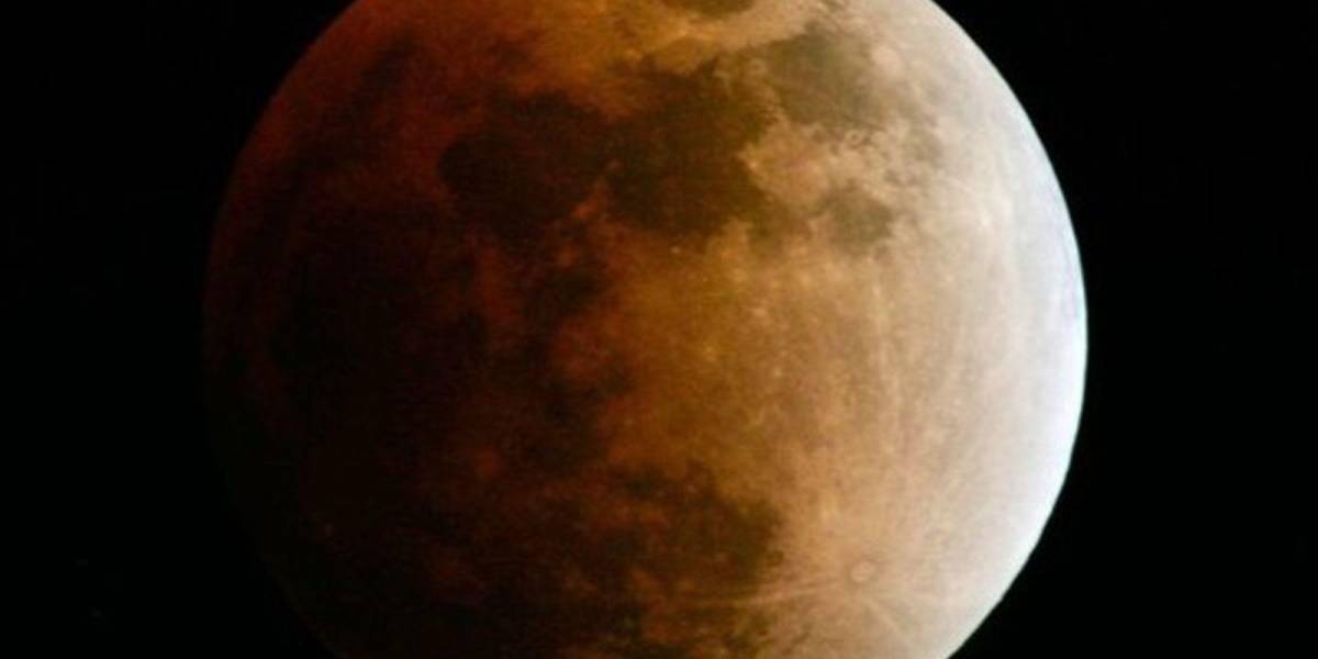 ¿A qué hora podrás ver el eclipse lunar en Ecuador, este 24 de marzo?