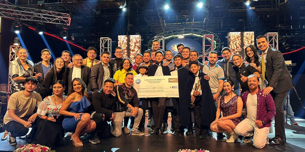 La Unidad Educativa Eugenio Espejo es la ganadora del Intercolegial Viva la Paz