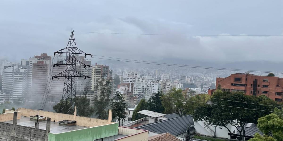 Frío y lluvia en Quito este martes 17 de mayo