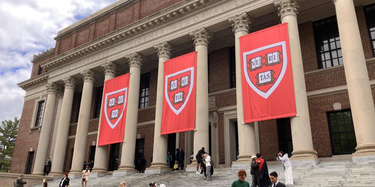 Gobierno de EE. UU. pondrá fin a todos sus contratos con Harvard