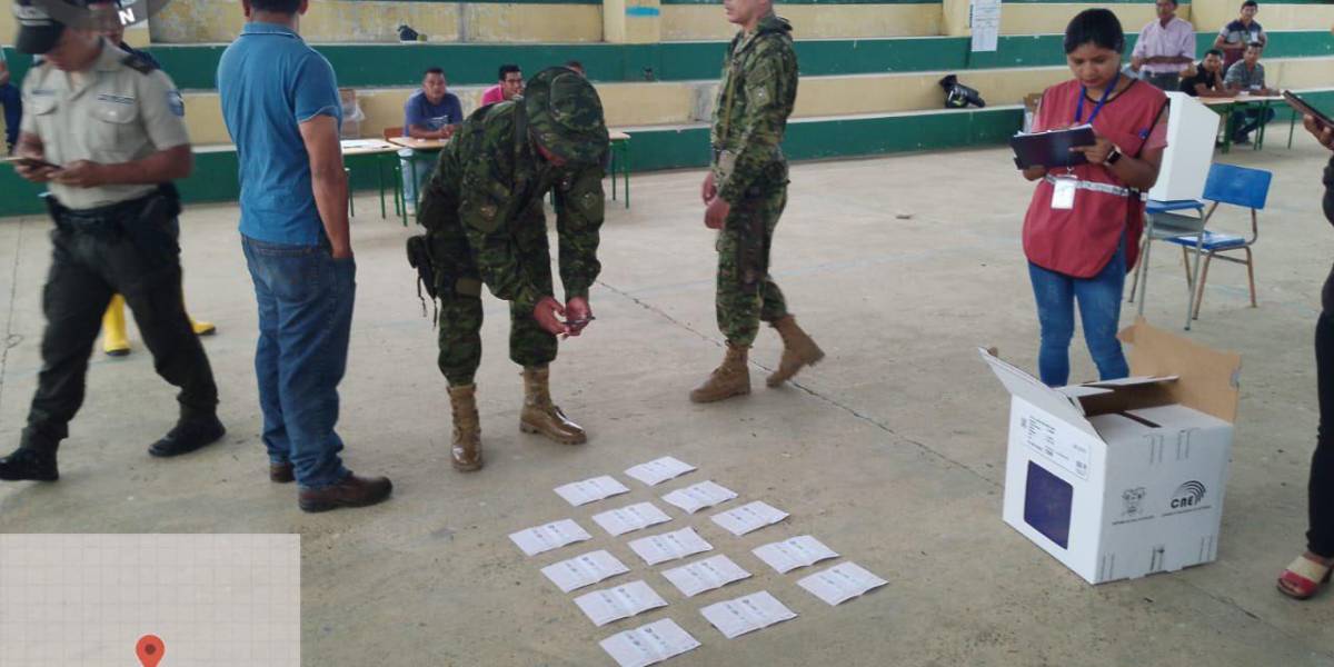 Segunda vuelta Ecuador 2023: la policía detuvo a un miembro de mesa que marcó papeletas a favor de una candidata en Sucumbíos