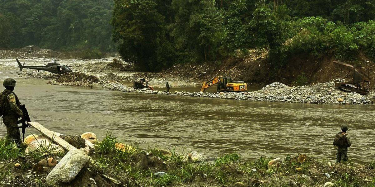 Un campamento de minería ilegal fue destruido a orillas del río Llushiño, en Morona Santiago