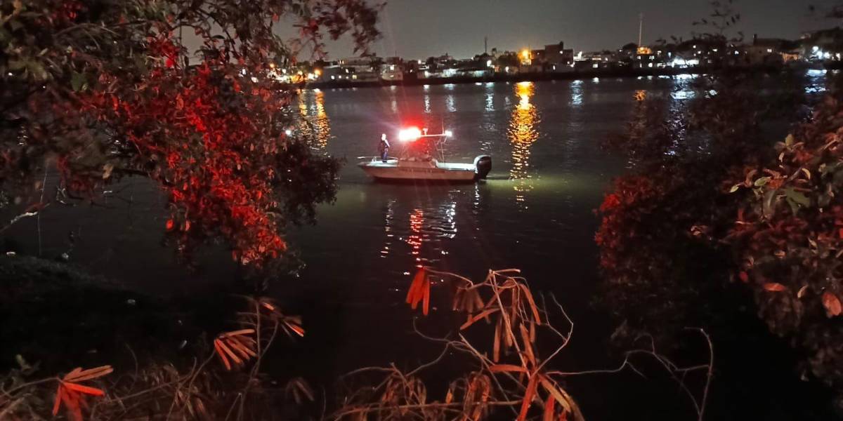 Un menor falleció ahogado y otros dos niños fueron rescatados en el Estero Salado de Guayaquil