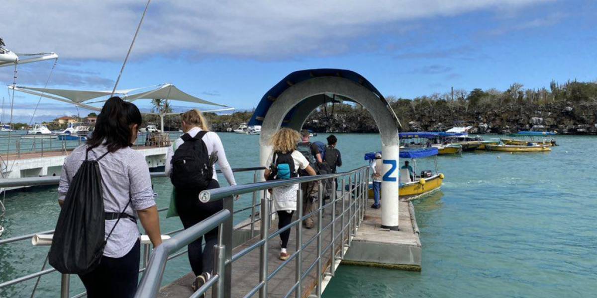 Embarcaciones de pasajeros normalizaron el servicio en Galápagos, a la espera de una rebaja de los combustibles