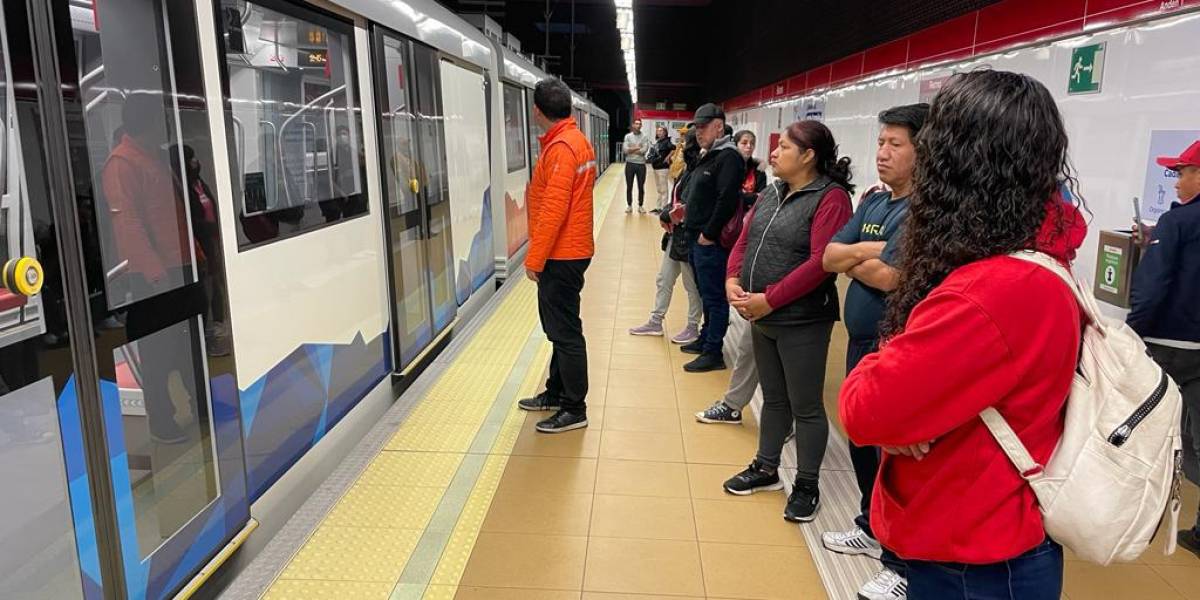 Metro de Quito: un 15,34 % de usuarios cambió su vehículo propio por viajar en el nuevo sistema
