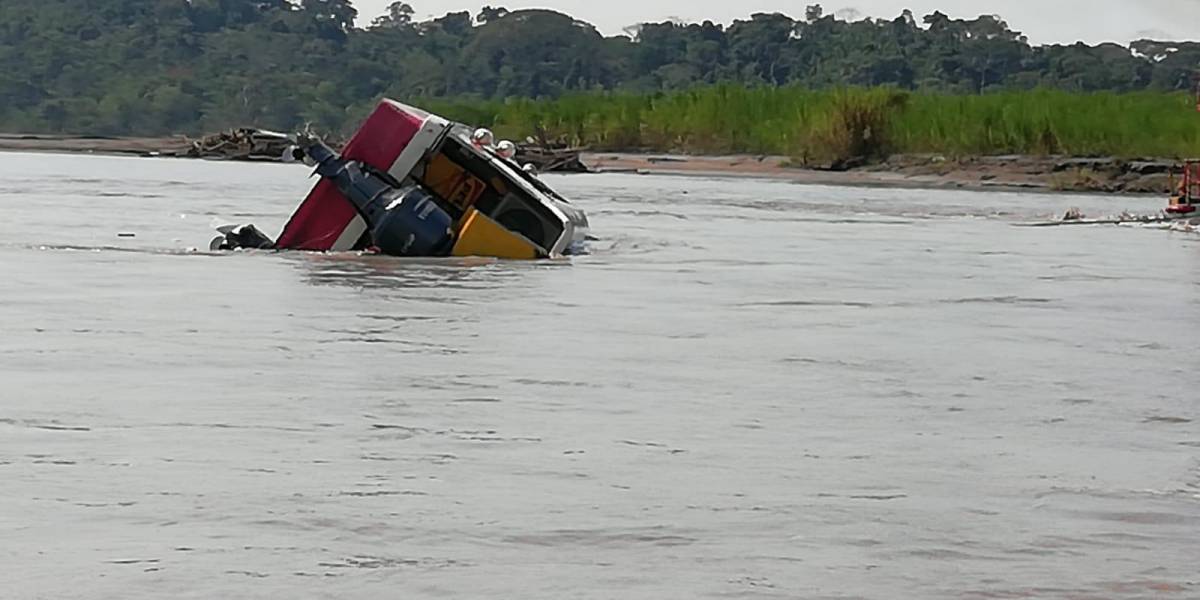 6 fallecidos tras naufragio de embarcación en el río Napo