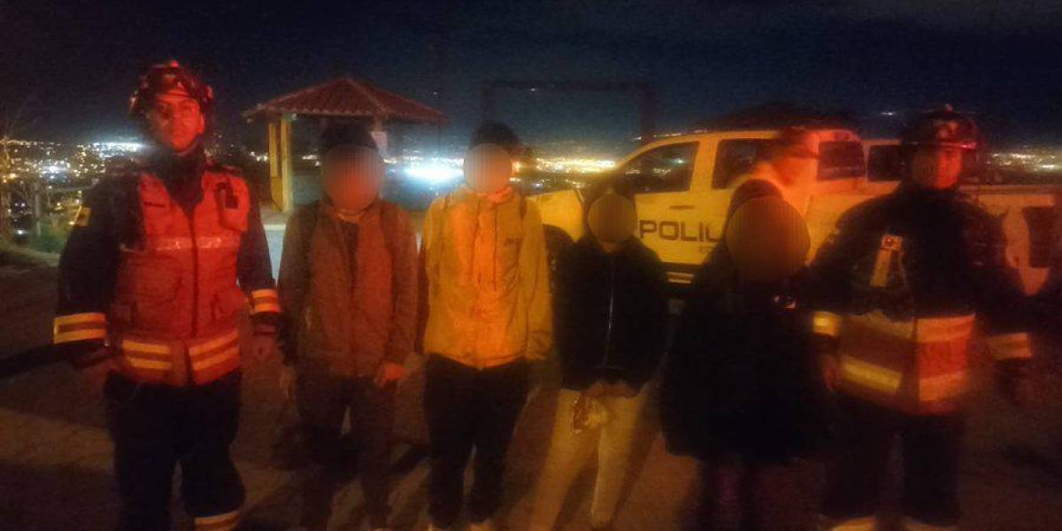 Quito: cuatro menores de edad, extraviados en el cerro Ilaló, rescatados por los Bomberos