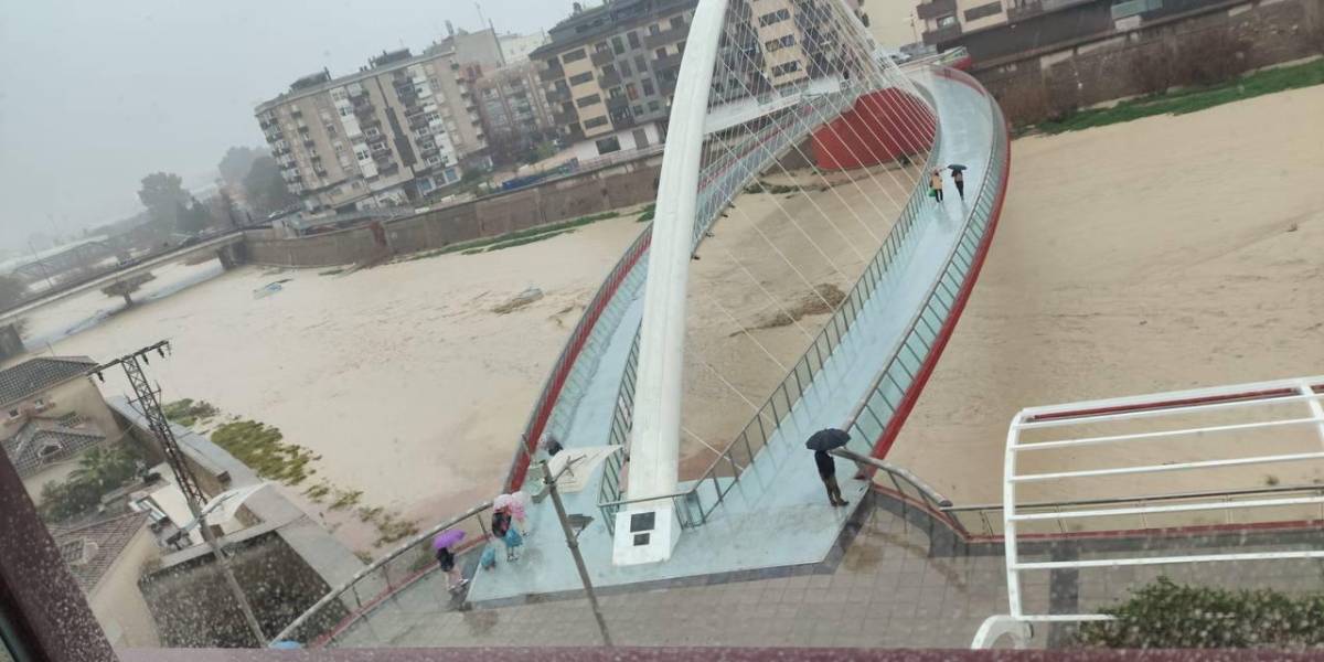 Alerta naranja por lluvias en Murcia, España