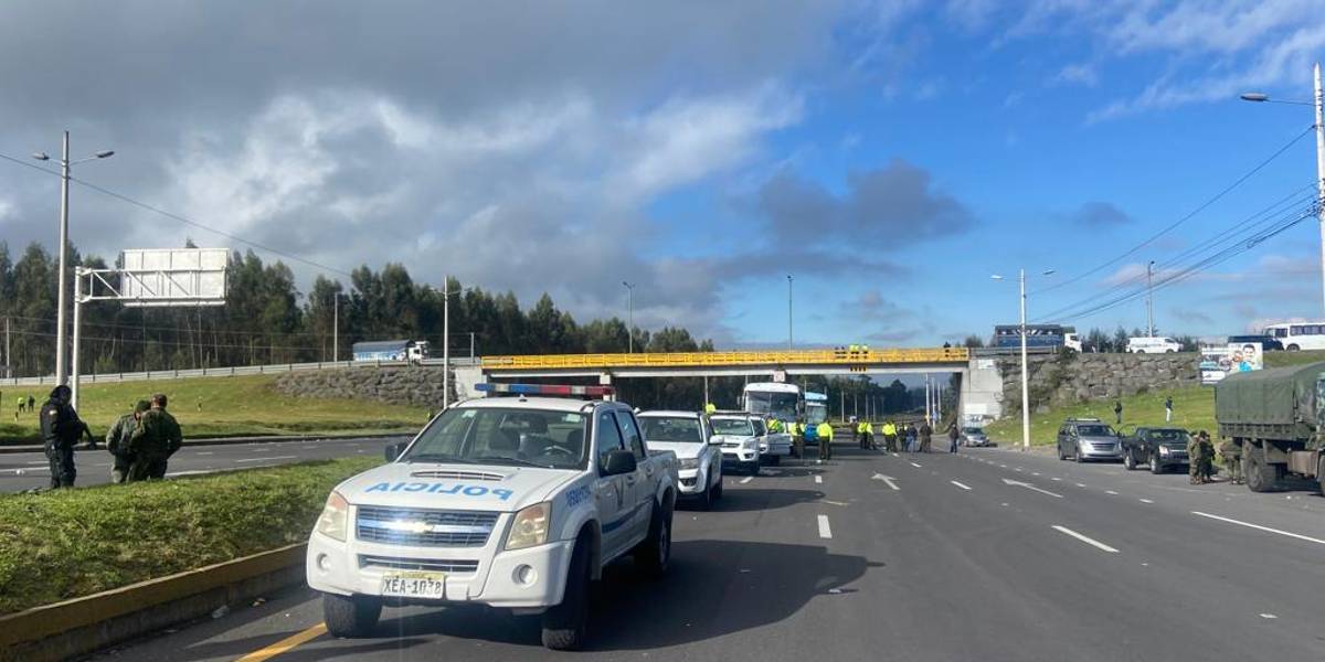 Paro nacional: policías y militares intervienen el sector El Chasqui, en Cotopaxi