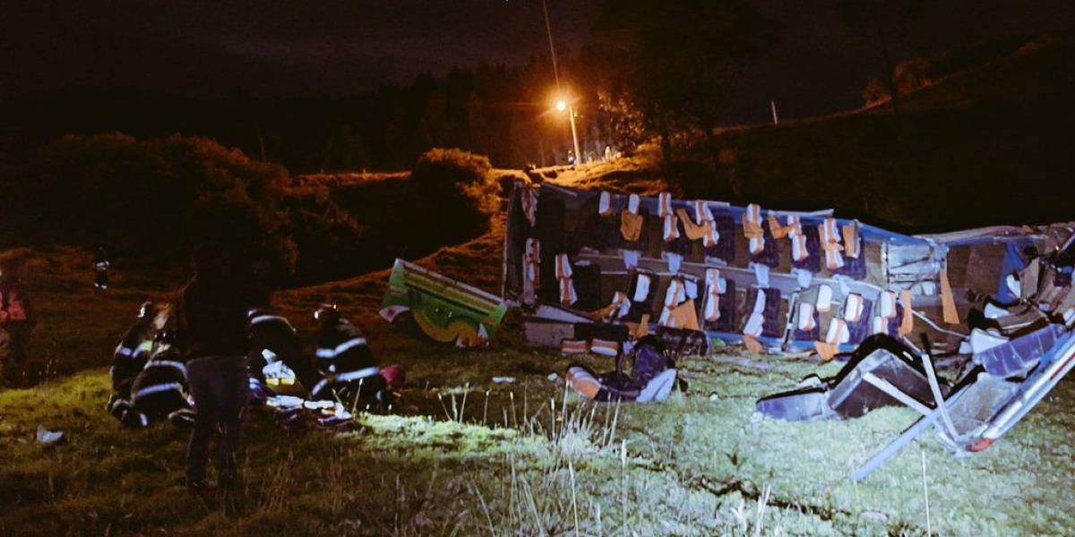 Un siniestro de tránsito en la vía a Papallacta deja cinco muertos y siete heridos
