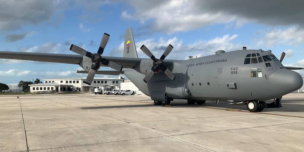 La llegada del Hércules C-130 y el mantenimiento de aeronaves fortalecen la flota de la FAE