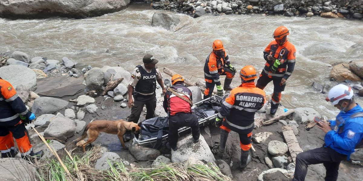 El Ejercito localiza segundo cuerpo tras aluvión en Alausí