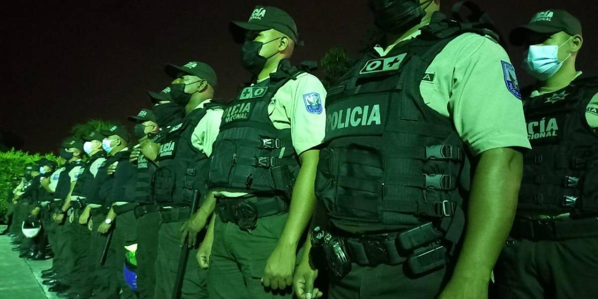 Policía realiza más de 300 operativos diarios en Guayas, dice su gobernador