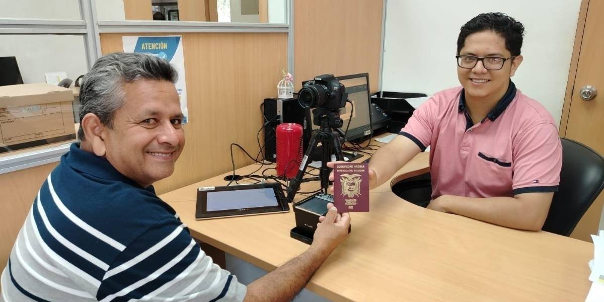 3 525 personas obtuvieron su pasaporte en jornada extraordinaria del Registro Civil