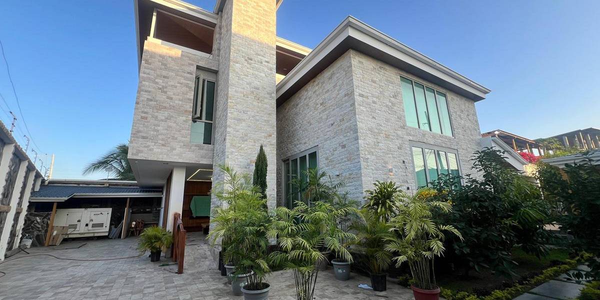 Los bienes de Fito y su familia en Manta suman casi USD 3 millones