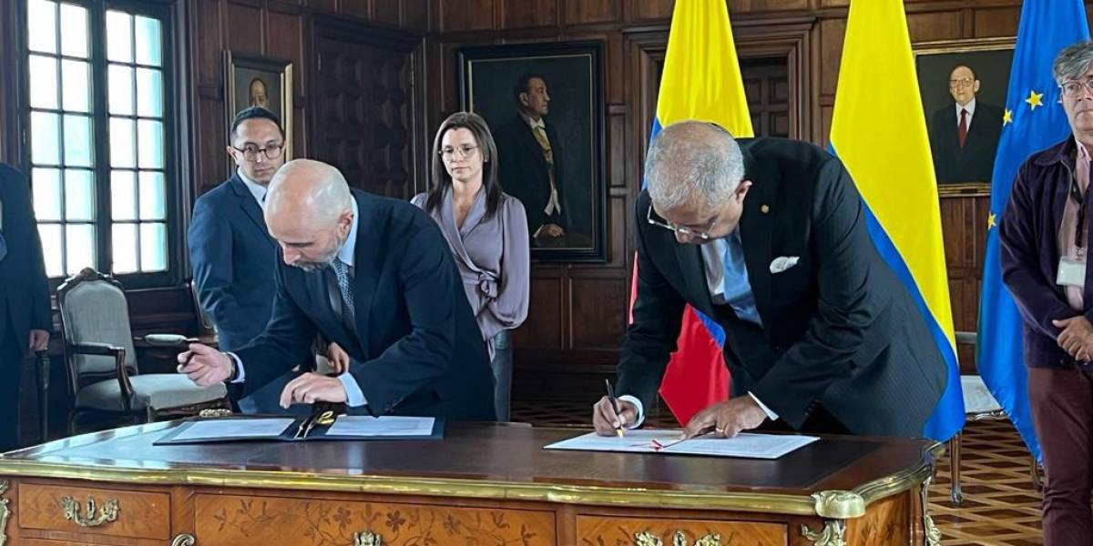 Ecuador y Colombia implementarán un sistema que facilitará tránsito por el puente de Rumichaca