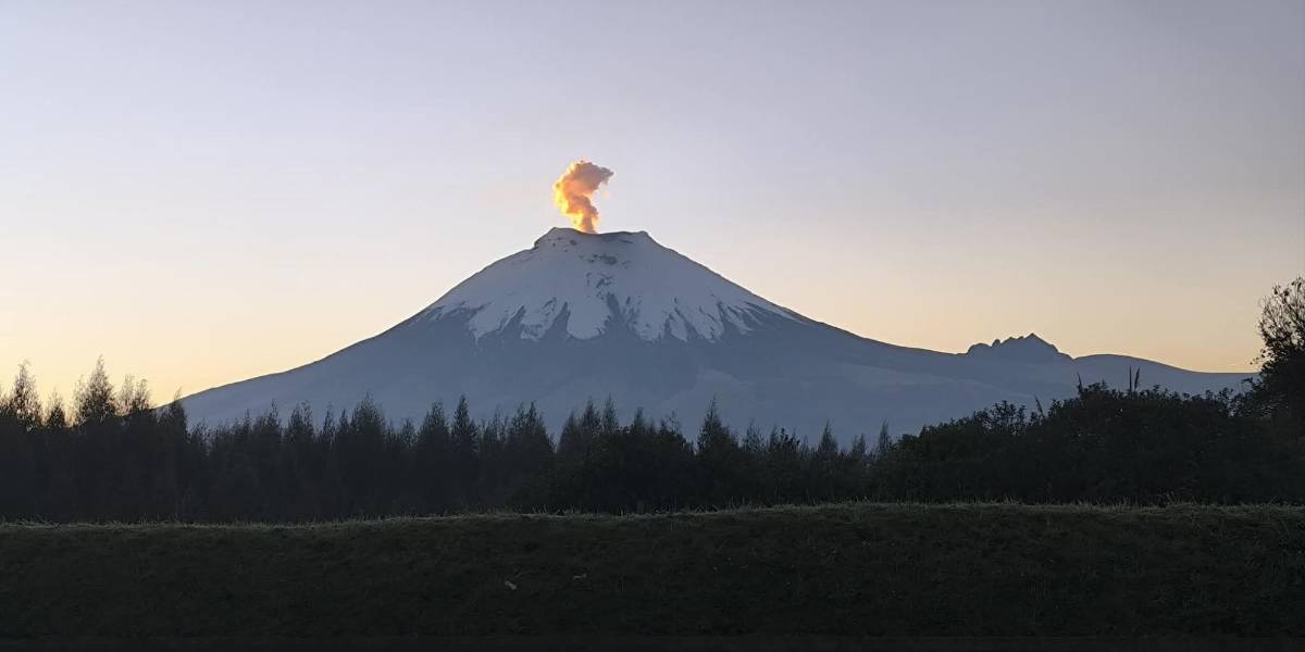 La actividad del volcán Cotopaxi sigue baja, sin tendencia a cambios