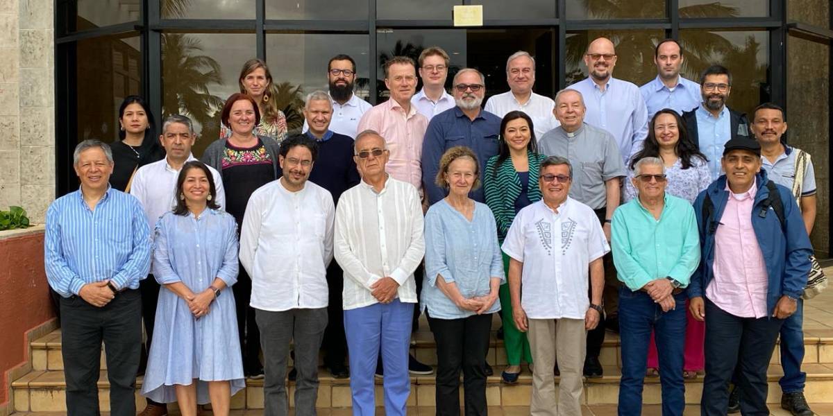 El Gobierno colombiano y el ELN prorrogan siete días el cese al fuego bilateral