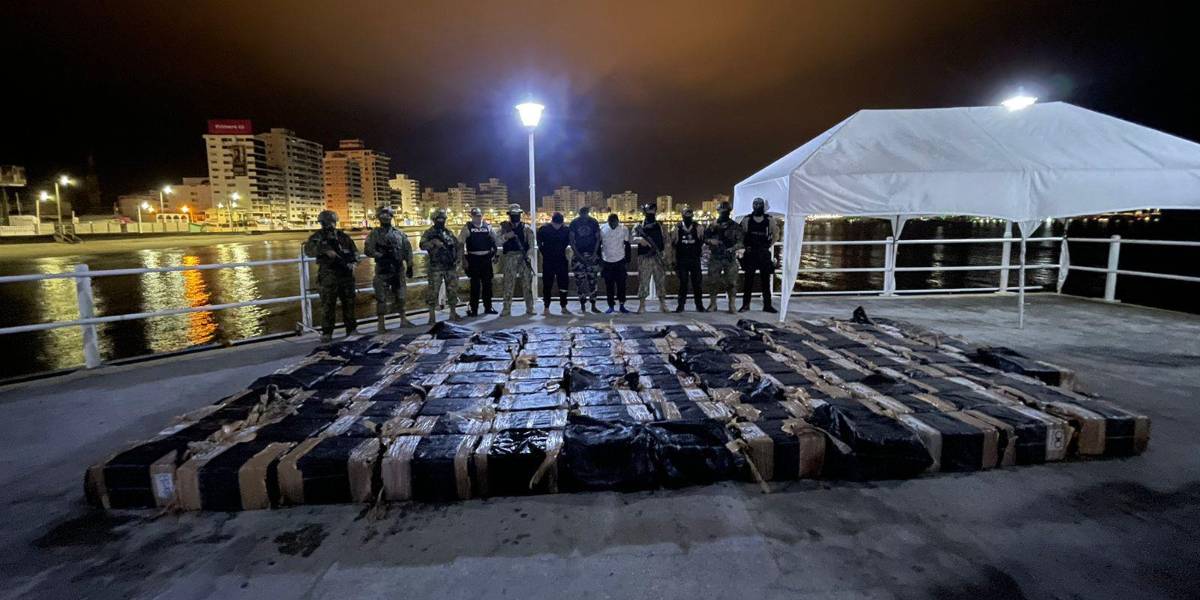 Un juez de Santa Elena ordena prisión preventiva para los tres sujetos que transportaban droga en un semisumergible