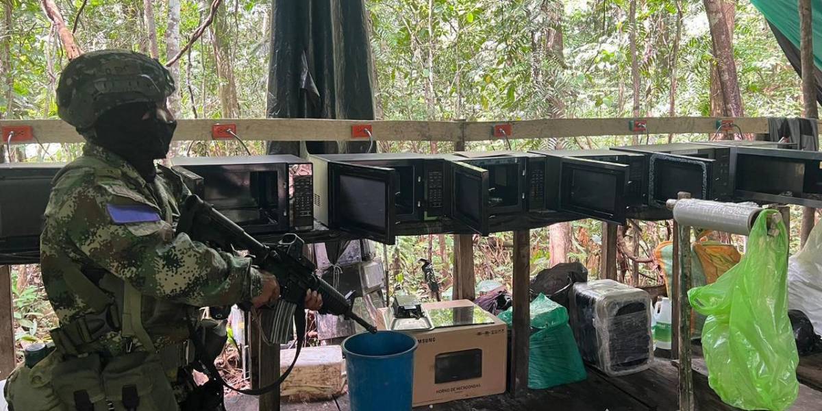 Un megalaboratorio de producción de cocaína se destruyó en la frontera entre Ecuador y Colombia