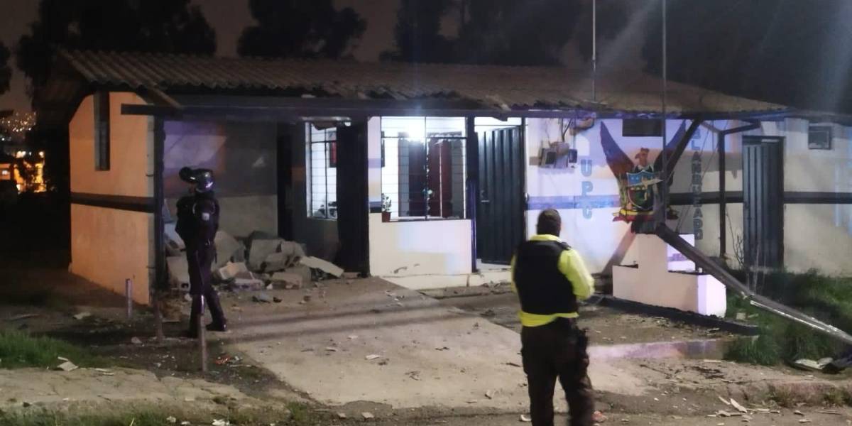 Terroristas activaron explosivos en las afueras de una UPC en el sur de Quito