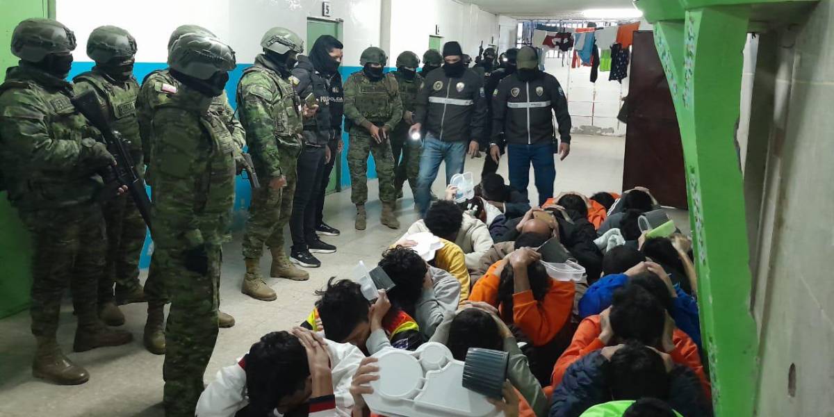 21 reos de la cárcel de Loja son trasladados a prisiones de Guayaquil