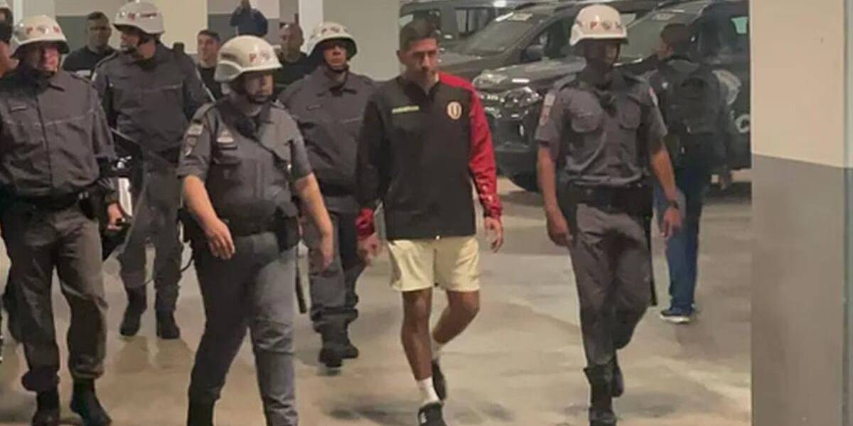 El preparador físico del Universitario de Perú fue detenido por insultos racistas en Brasil