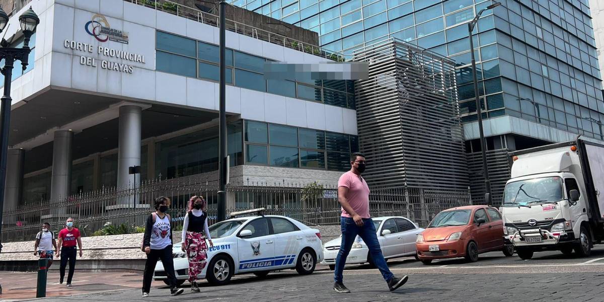 Amenaza de bomba en la Corte de Justicia del Guayas obliga a evacuar a funcionarios