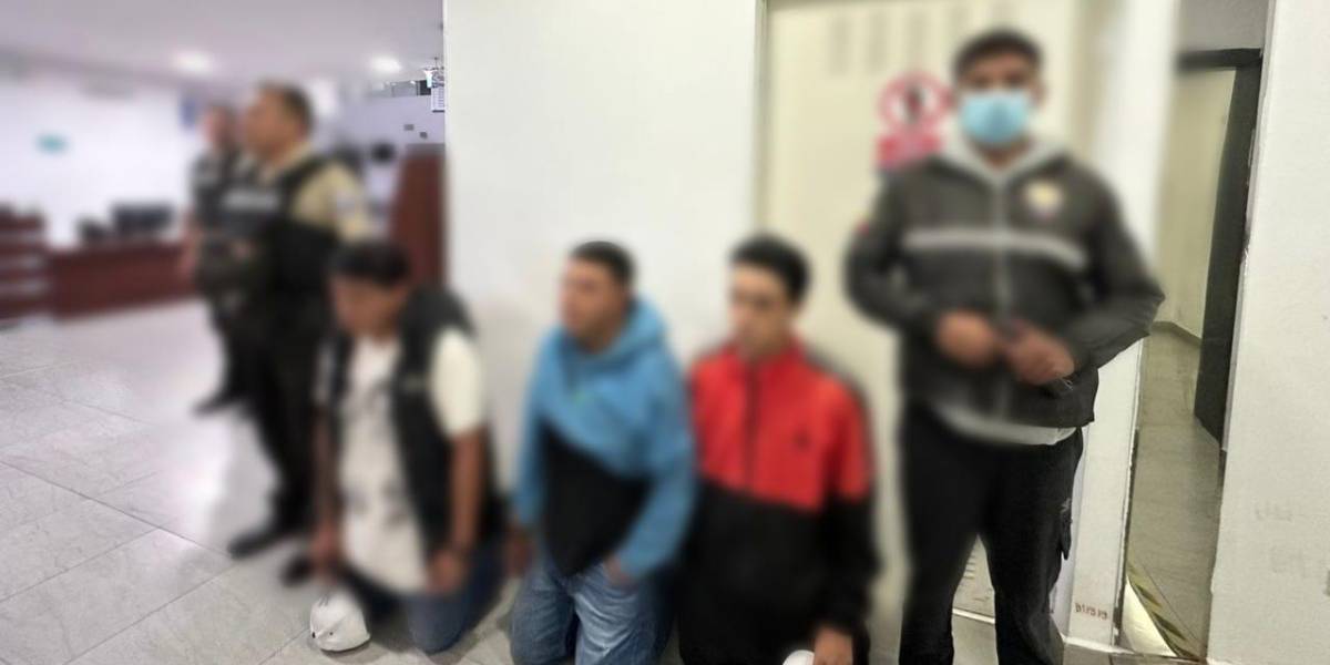 Quito: tres detenidos con más de ocho mil dosis de marihuana en el sur de la capital