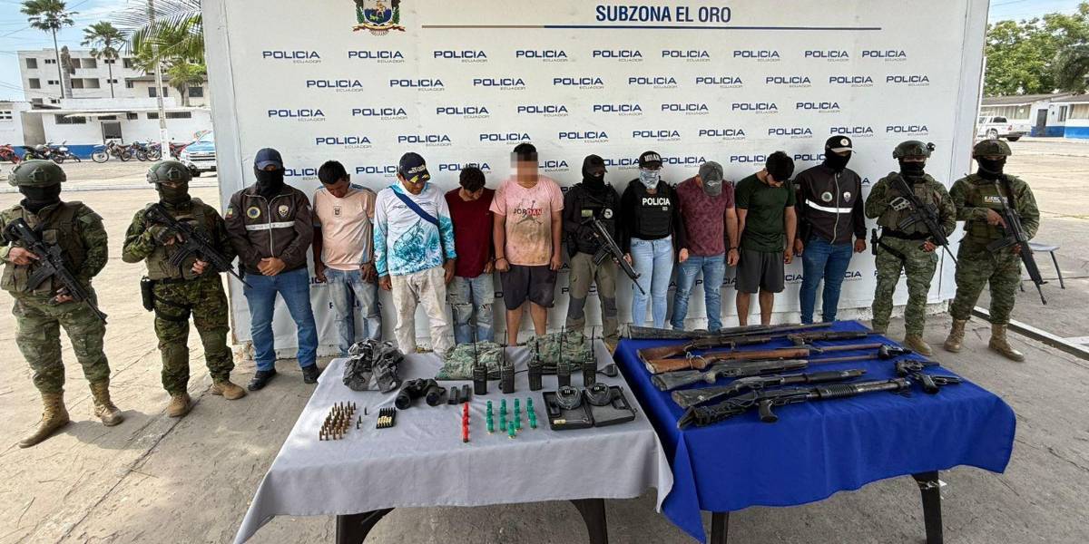 Seis hombres fueron capturados en El Guabo con un arsenal de armas