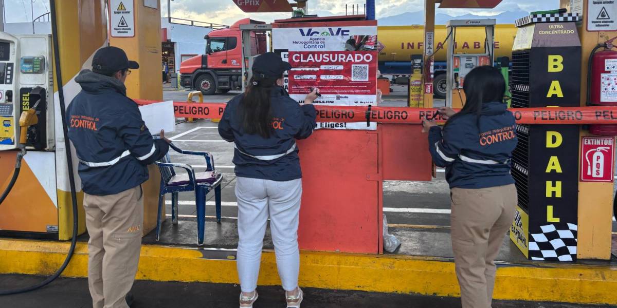 Sur de Quito: una gasolinera fue clausurada por derrame de combustible