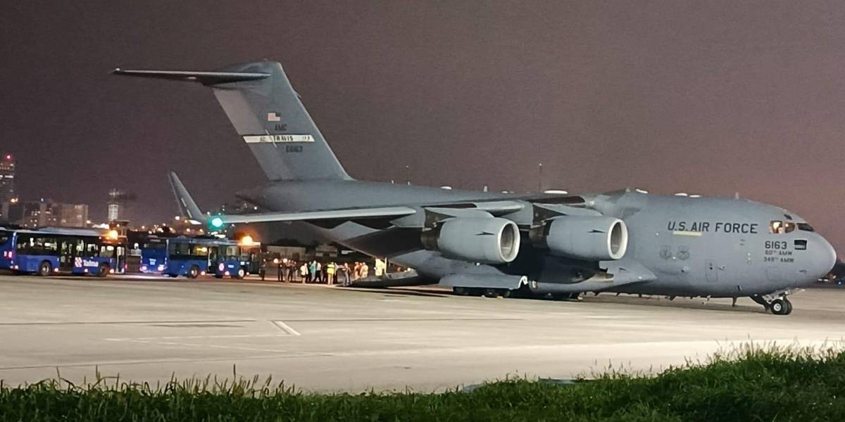 Un nuevo vuelo con ecuatorianos deportados de EE. UU. llega a Guayaquil este jueves 30 de enero