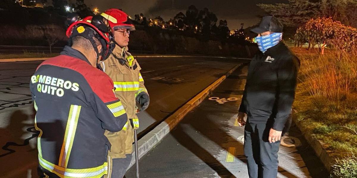 Quito: las autoridades investigan un posible derrame de químicos en el Río Monjas