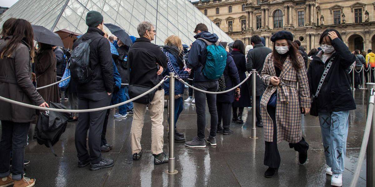 El Museo del Louvre en París cierra por colapso interno