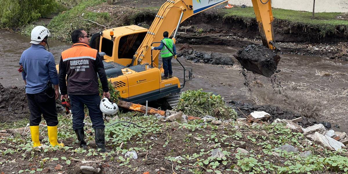 Municipios y Prefectura de Pichincha intervienen en Río Pita para prevenir nuevos desbordamientos