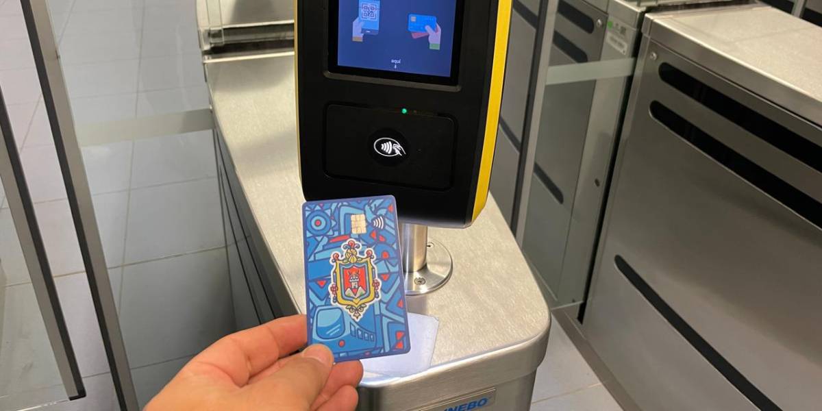 Quejas de los usuarios del Metro de Quito por inconsistencias en la Cuenta Ciudad