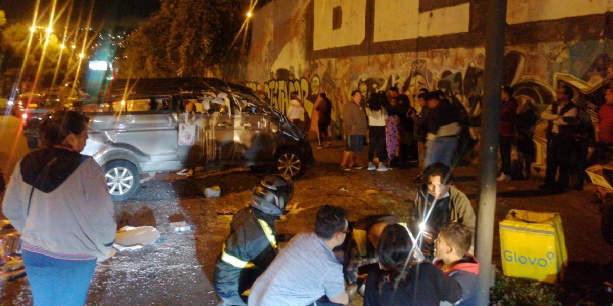 Cinco heridos tras volcamiento en El Condado, noroccidente de Quito