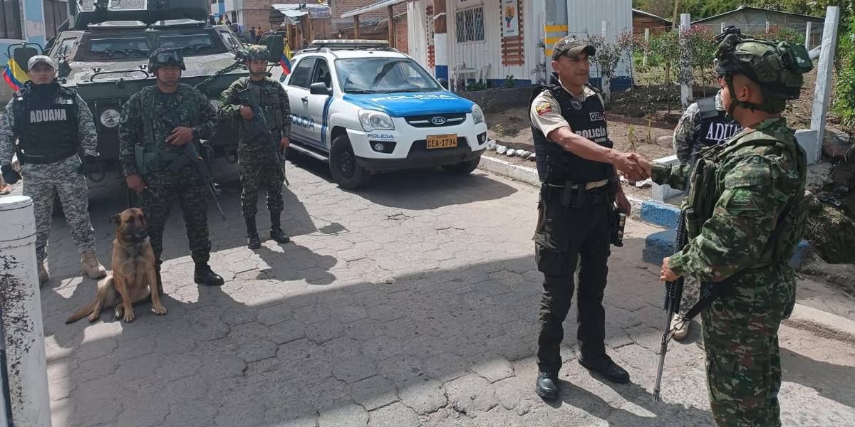 Colombia militariza la frontera con Ecuador con 180 soldados