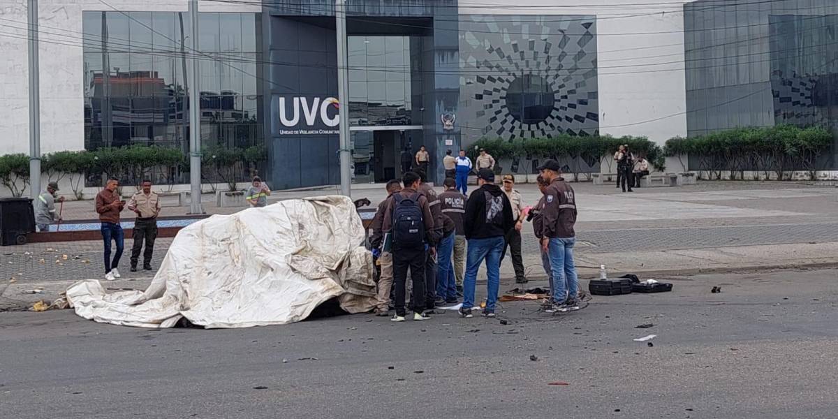 Coche bomba explota afuera de un cuartel de la Policía en Guayaquil