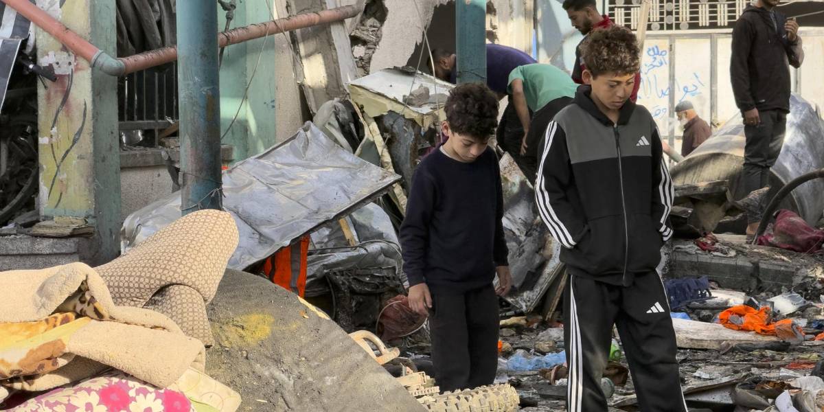 Israel ataca una escuela en Gaza: Hui de la muerte y me encontré con una aún peor