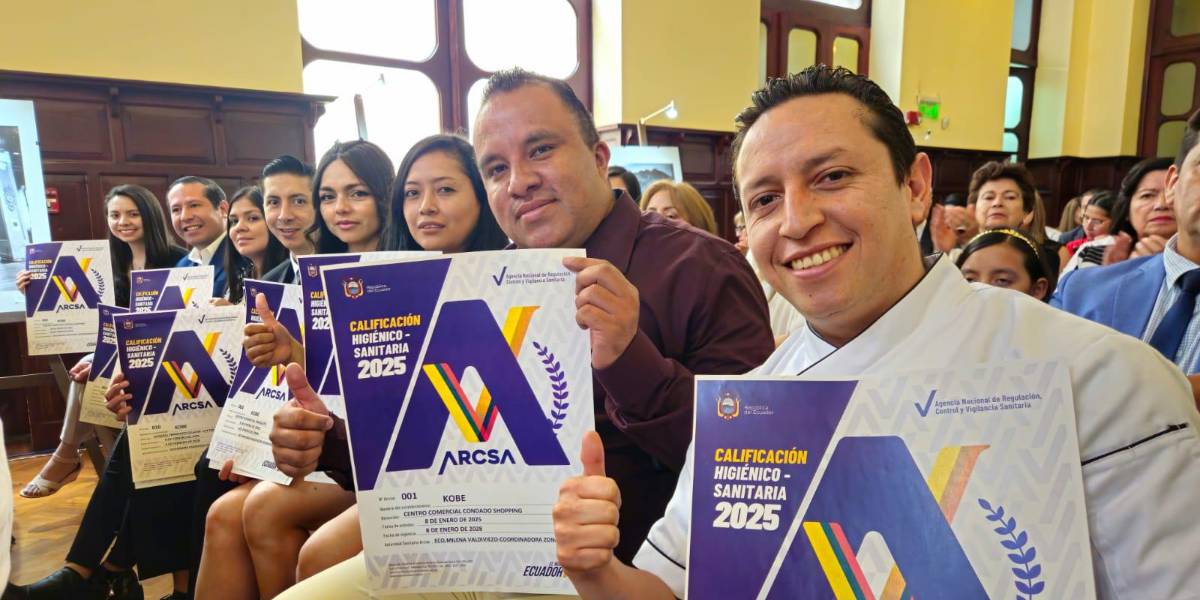 81 restaurantes del Centro Histórico de Quito recibieron el sello de Excelencia Sanitaria del Arcsa