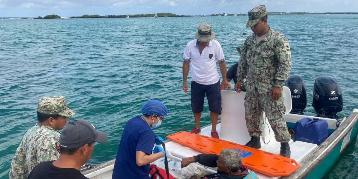 Un hombre fue rescatado, en alta mar, en las Islas Galápagos