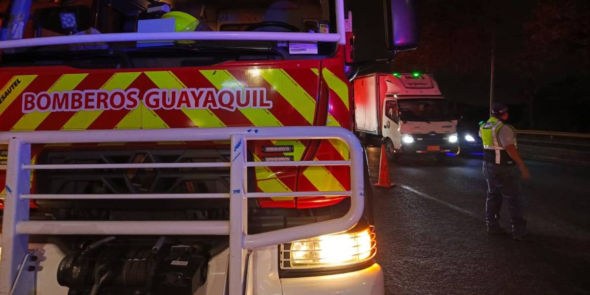 Los Bomberos de Guayaquil fueron amenazados por criminales para trasladar un cuerpo a un hospital